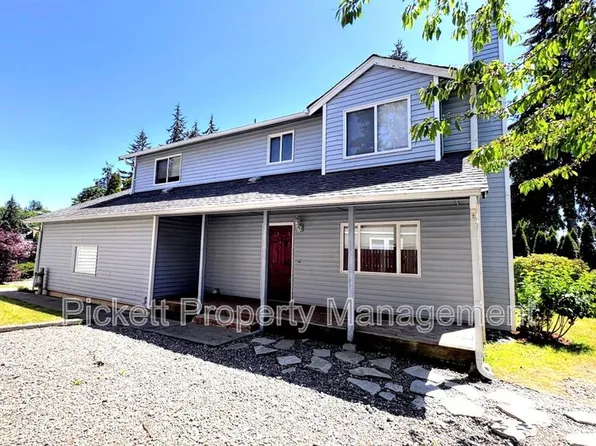 600 NE Flagstone Ln, Bremerton, WA 98310
