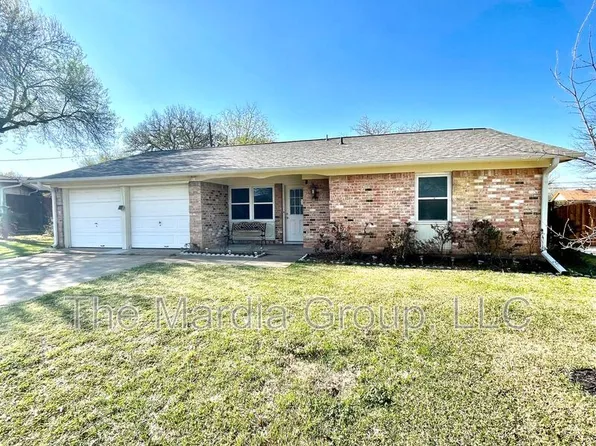 201 E Fuller Dr, Euless, TX 76039