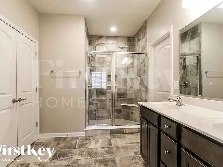 1341 Blackthorne Trl N — Photo 10