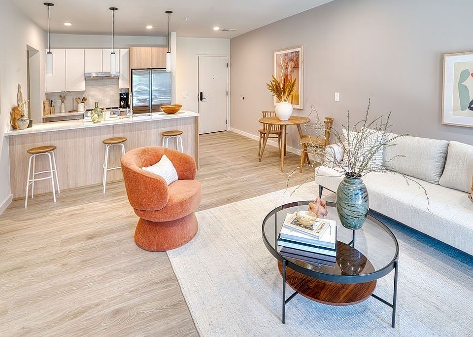 1st image of 635 7th Ave S #508