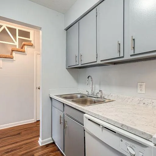 2 bed / 1.5 bath