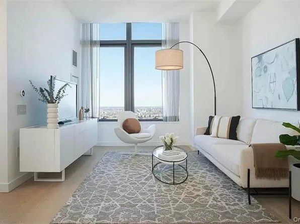 3 Court Square #6104, Long Island City, NY 11101