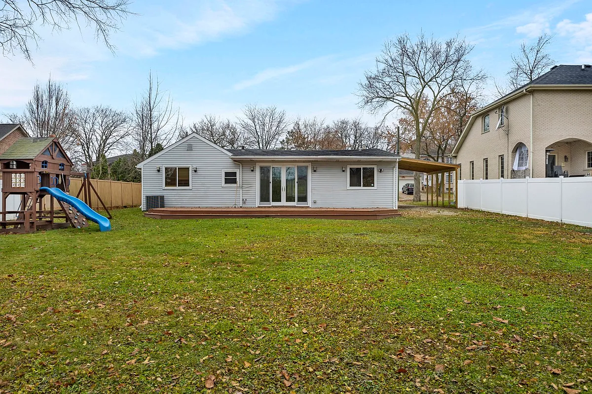 Building Photo - 9059 Oneill Dr