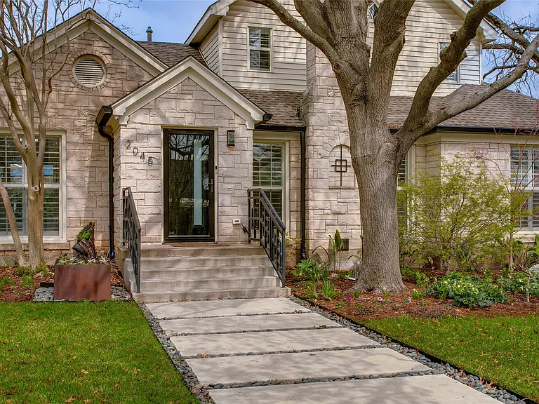 2045 Marydale Dr — Photo 2