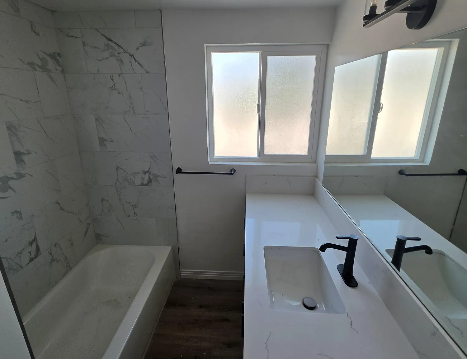 2 bed, 900 sqft, $2,800 — Photo 4