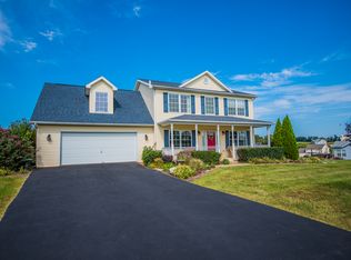 325 Confederate Dr, Martinsburg, WV 25403