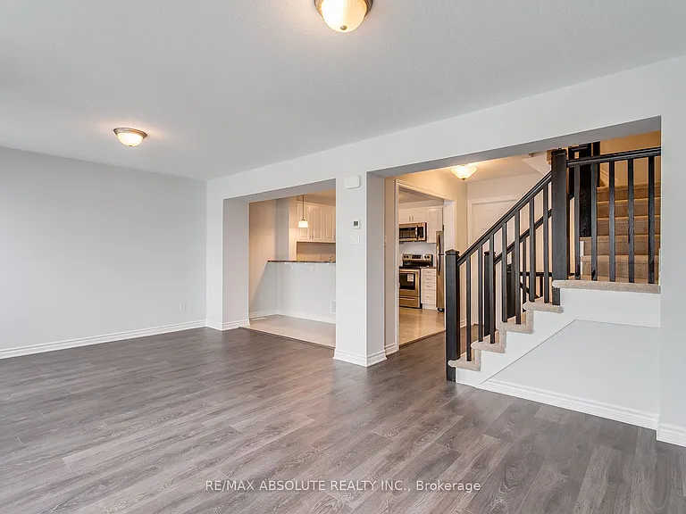 315 Pumpkinseed Cres — Photo 12