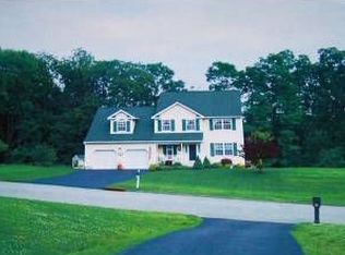 5 Marino Dr, Wallkill, NY 12589