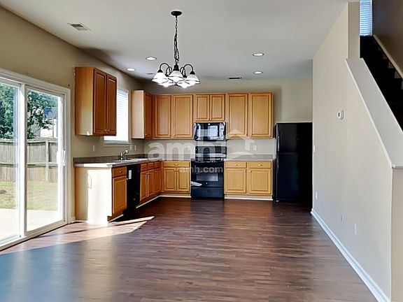 3rd image of 105 Graduate Ln