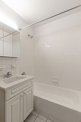 4th image of 321 W 54th St APT 205