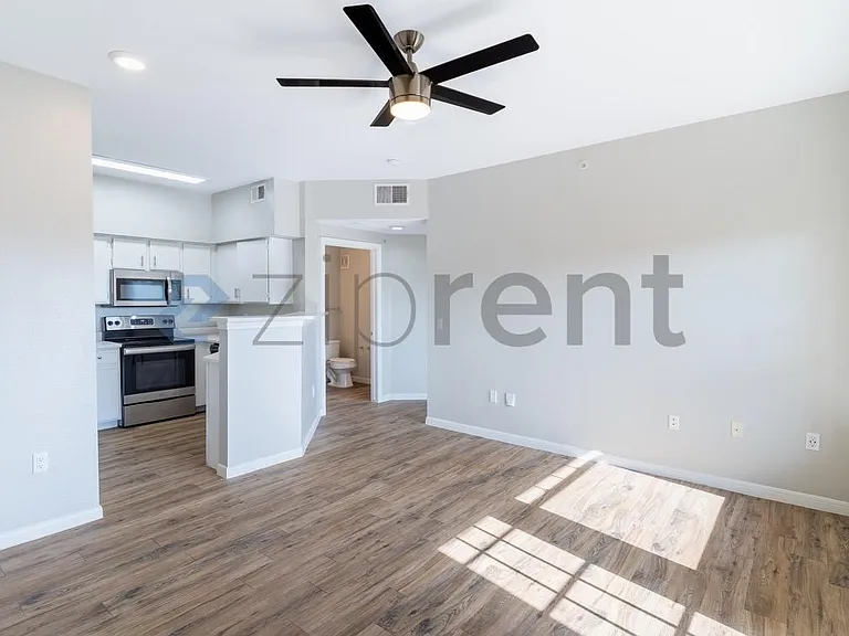 2320 Gracy Farms Ln #823 — Photo 18