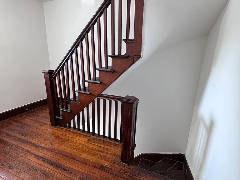 111 Smith St — Photo 14