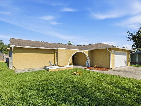 3rd image of 5019 Larch Ln