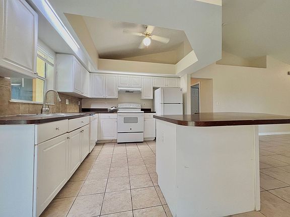 5th image of 3773 16th St W #C893134b6