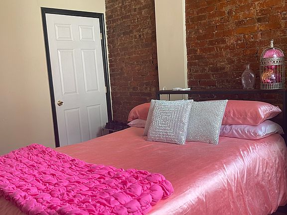 5th image of 832 S 49th St #1-R