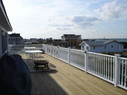  Expansive Deck