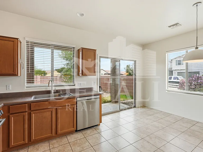 584 N Highlands Grove Ln — Photo 10