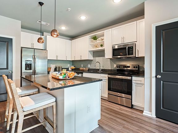 4th image of 1034 W Eastland Ave #124