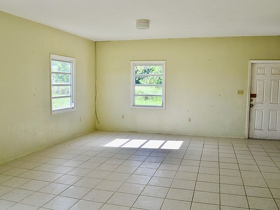 5th image of 167 Carlton We St