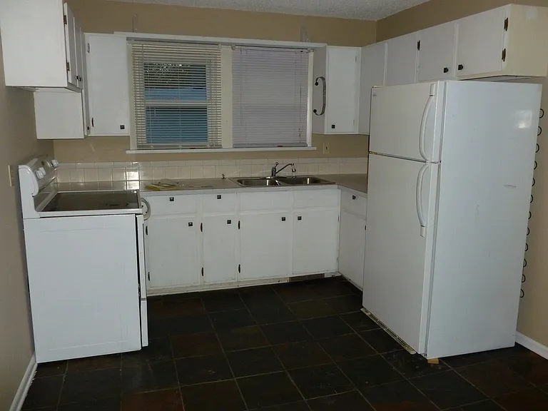 1548 Washington Ave — Photo 10
