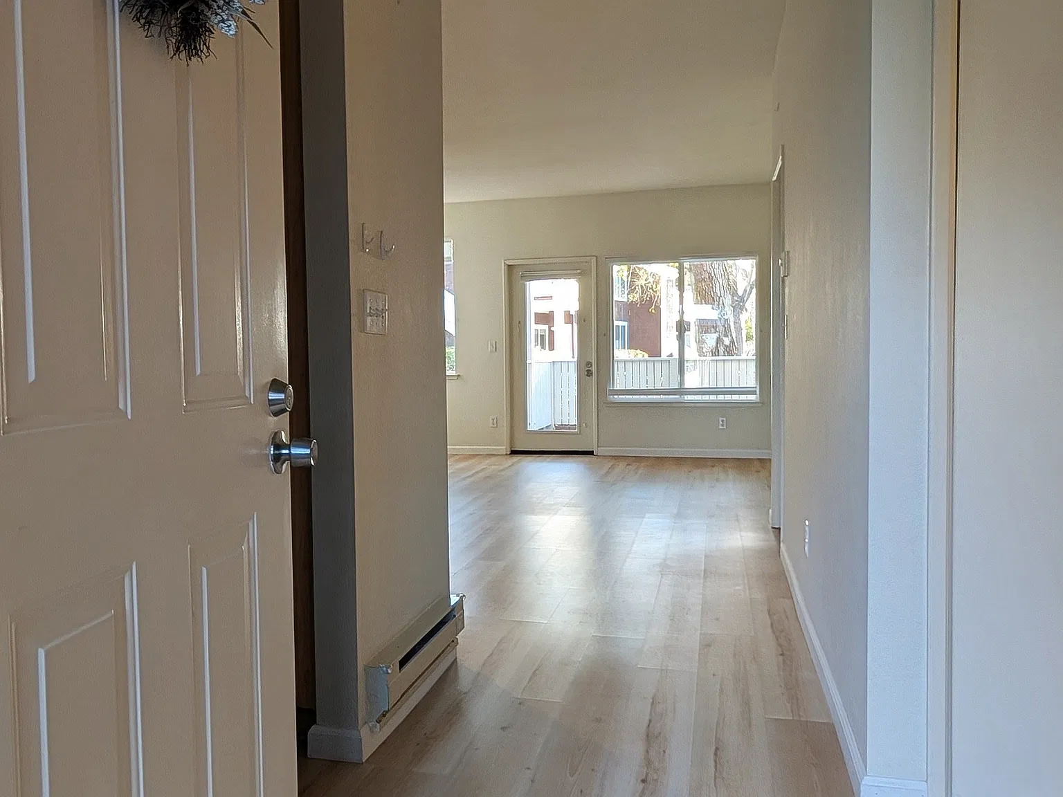 2 bed, 1007 sqft, $3,300 — Photo 2