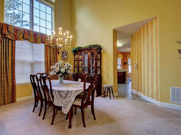 5th image of 34 Ebersohl Cir
