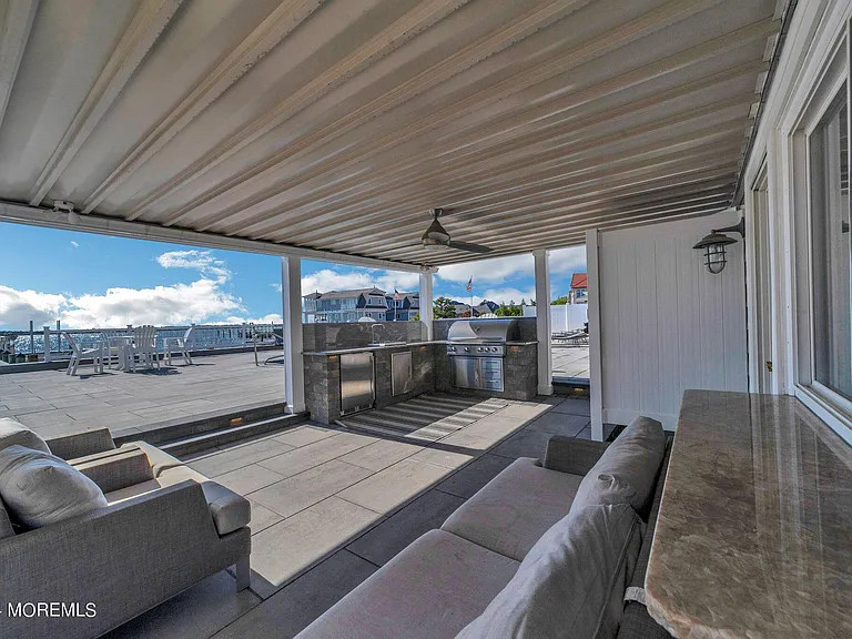 340 Bay Ln — Photo 41