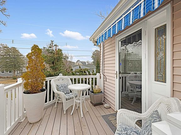 2nd image of 511 Forest Rd