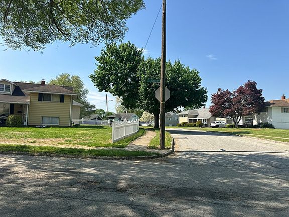 4th image of 1428 Devers Rd