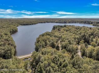 119 Hemlock Ln, Gouldsboro, PA 18424