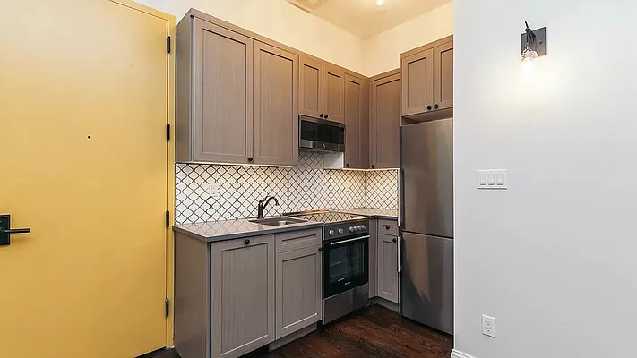 Rented by CW Realty Property Management LLC | media 2