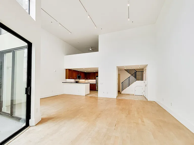 637 Natoma St #3 — Photo 6