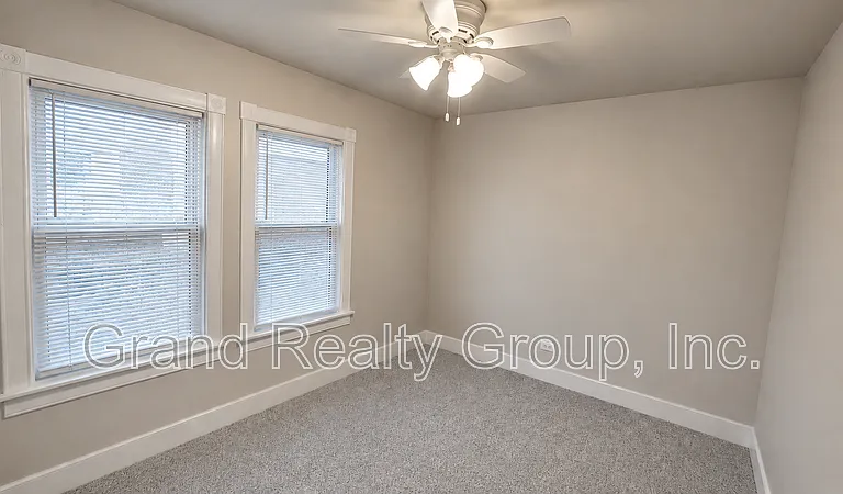 129 Cedar Ave #2R — Photo 5