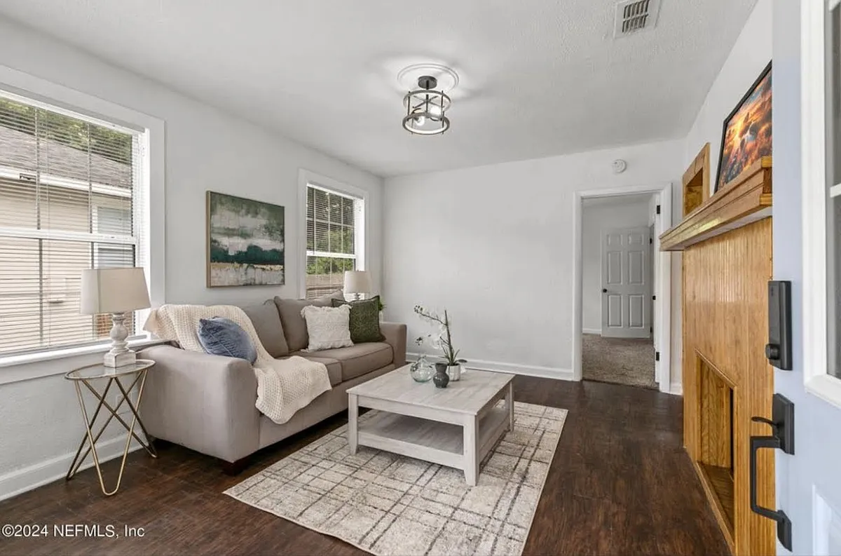 Living Room - 3036 Green St