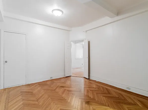 320 East 57th Street image 10 of 14