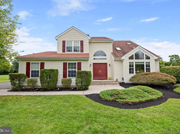 290 Warren Dr, Wrightstown, NJ 08562