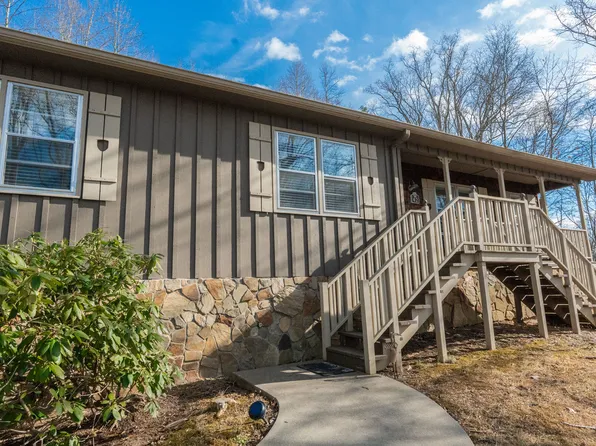 42 Celebration Pl, Asheville, NC 28806