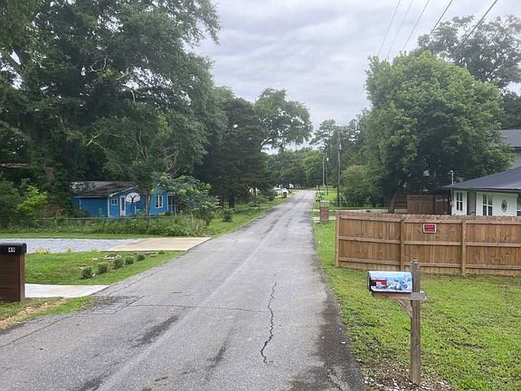 4th image of 46 Crayton St
