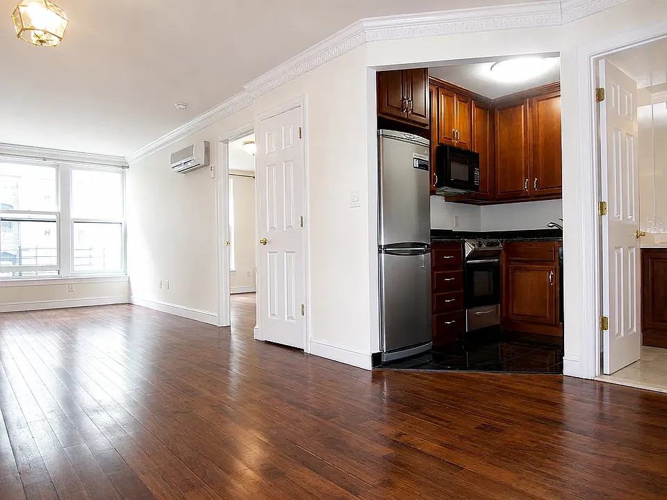 57 E 77th St #10