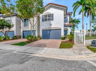 100 W Prive Cir W, Delray Beach, FL 33445