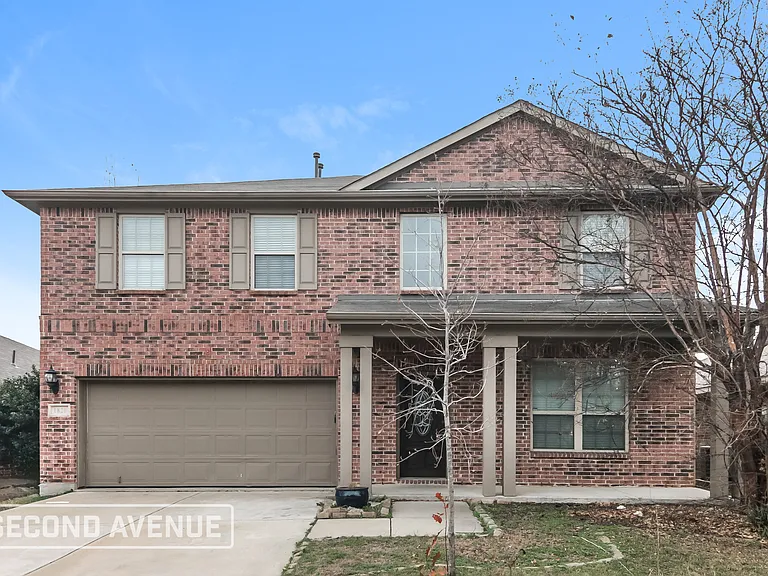 1820 Rosson Rd — Photo 1