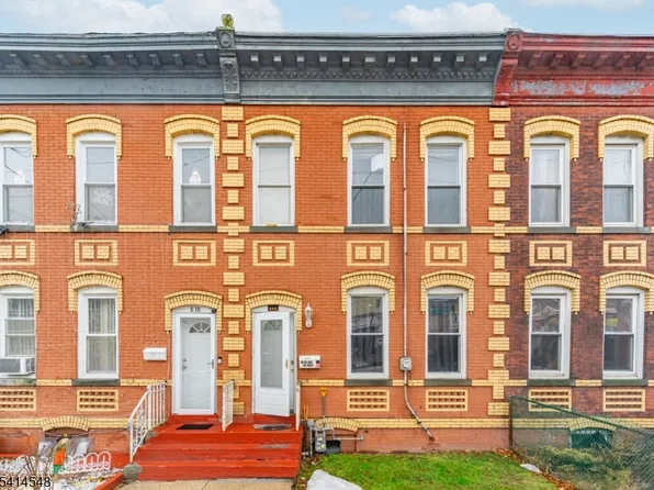 840 Grove St, Elizabeth City, NJ 07202