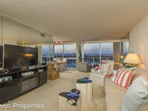 3rd image of 1710 Avenida Del Mundo Unit 1405
