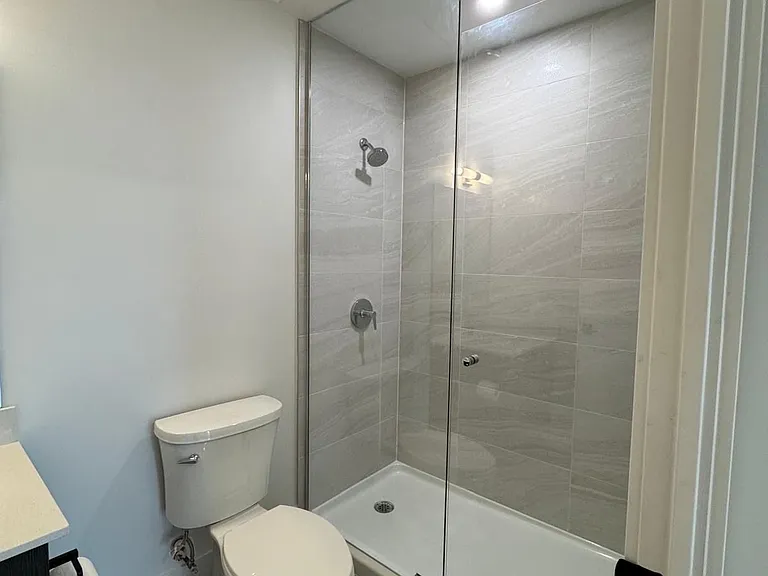 2782 Barton St E #102 — Photo 10