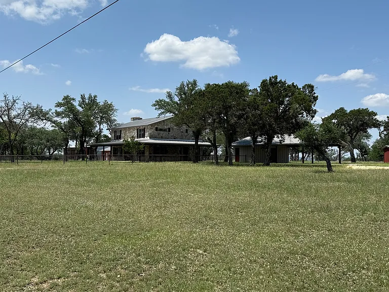 517 FM 473 — Photo 21