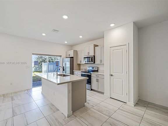 3rd image of 767 SE 18th St