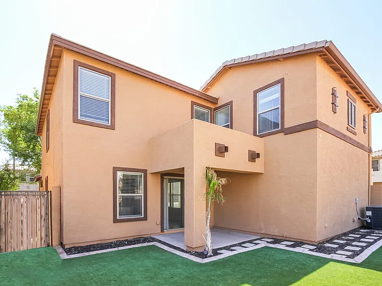 18538 W Fairway Dr — Photo 16
