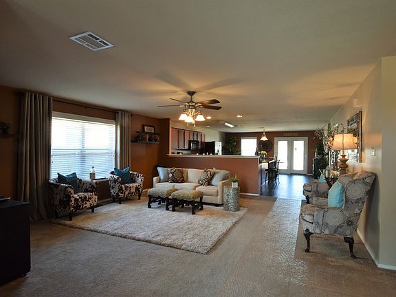 2nd image of 933 Iona Dr