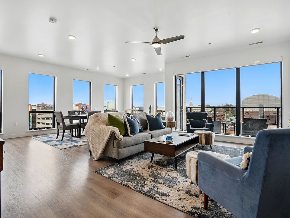 1st image of 300 S Clinton St #402