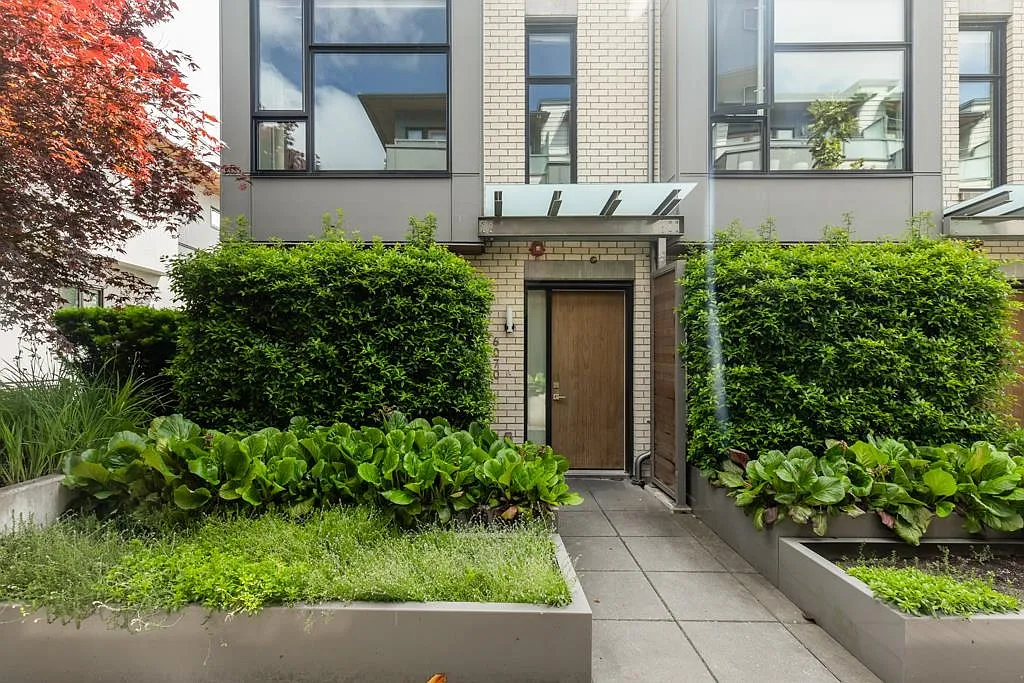2 bed, 1198 sqft, $3,800 — Photo 2